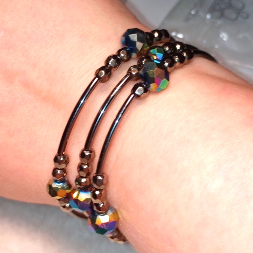 💐Three layer Multi Color Gem Beads and smaller Golden Bead Accents Bracelet💐